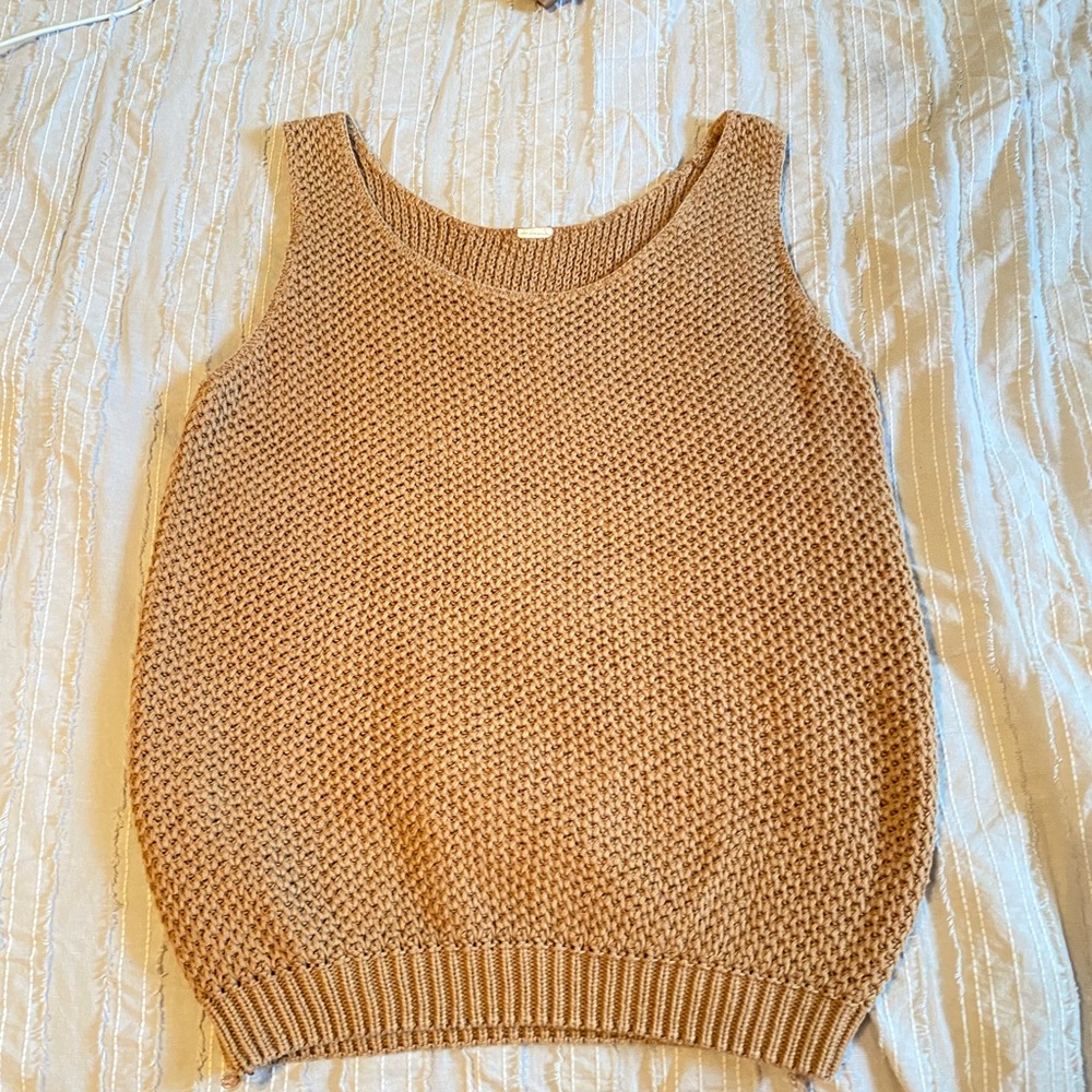 Cute tan tanktop